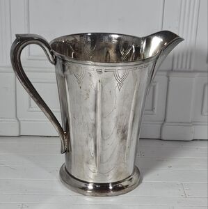 WmRogers & Son Paris 5202 Water Pitcher Silverplated